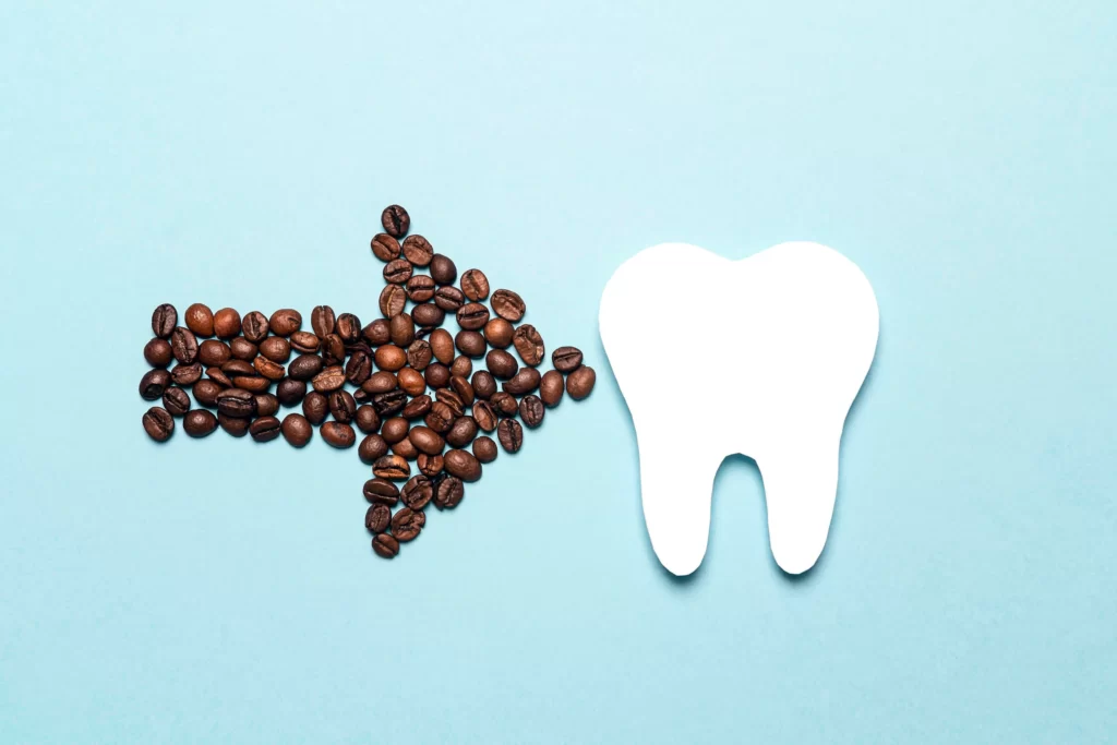 چگونه می توانید از قهوه بدون آسیب رساندن به دندان های خود لذت ببرید؟