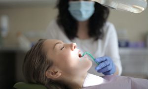 آیا می‌توان تنها از هیپنوتیزم به‌عنوان ابزار بیهوشی دندان‌پزشکی استفاده کرد؟